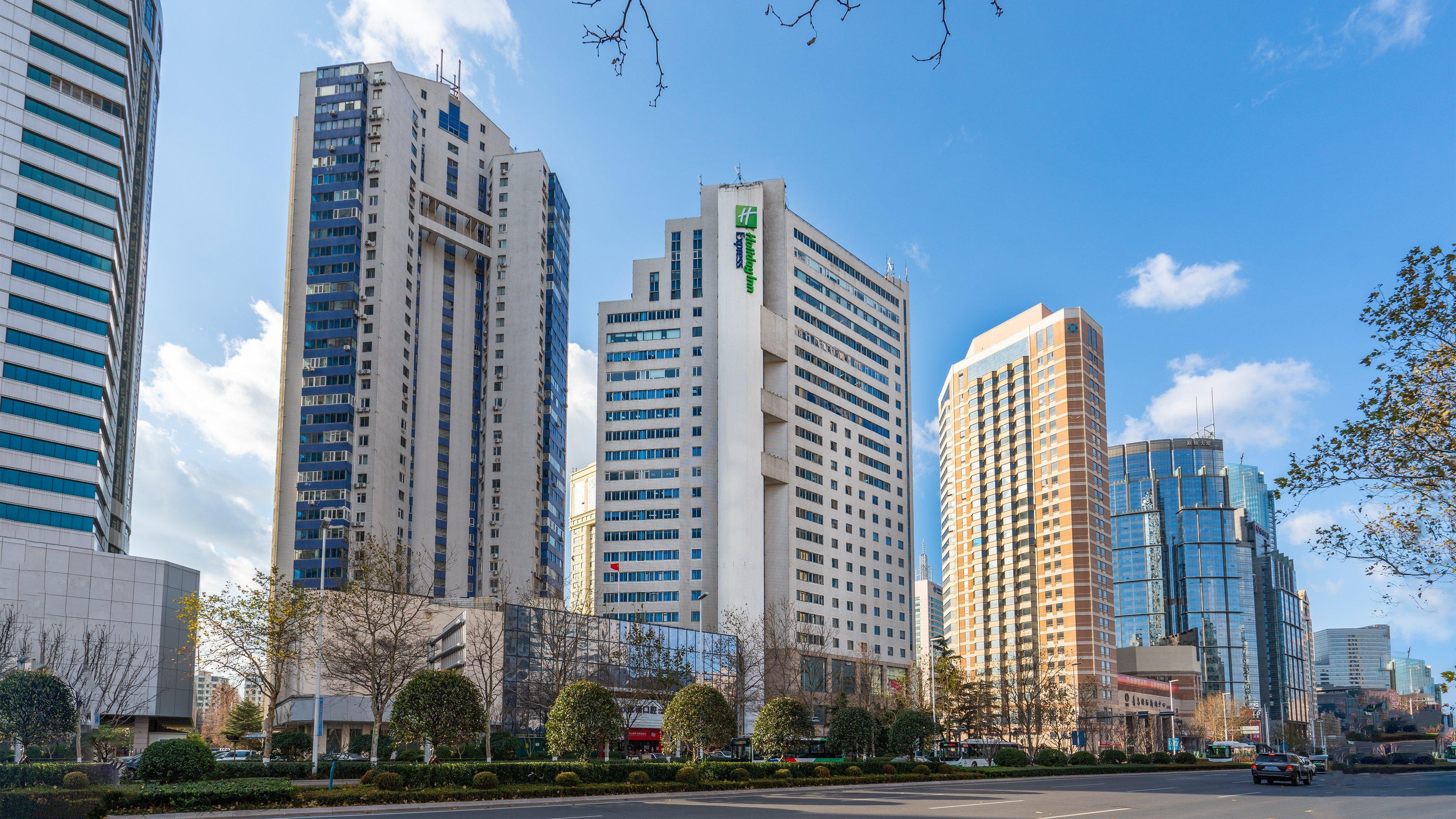 Holiday Inn Express Qingdao City Center By Ihg Exterior foto